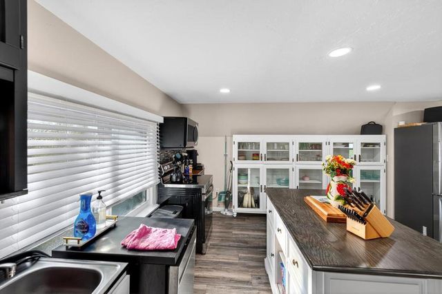 410 Pine Avenue, Pacific Grove, CA 93950