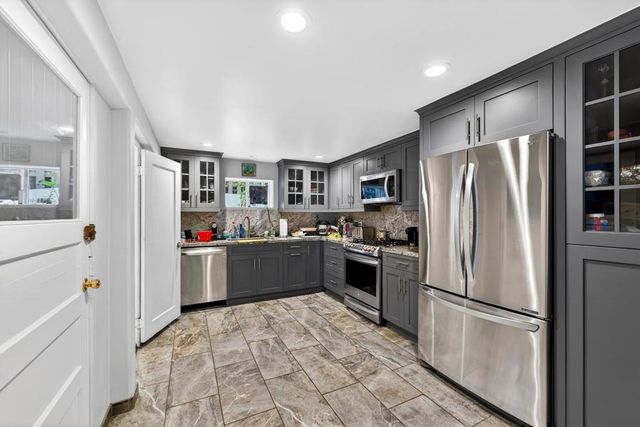 410 Pine Avenue, Pacific Grove, CA 93950