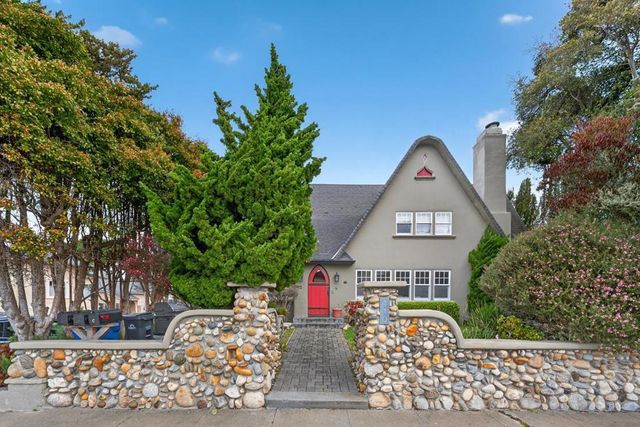 410 Pine Avenue, Pacific Grove, CA 93950