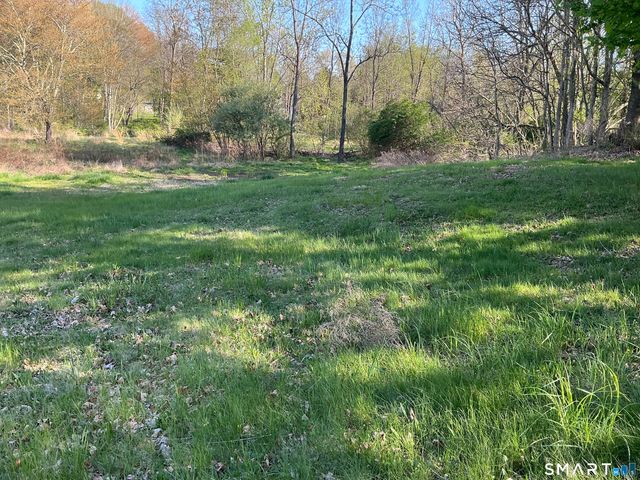 19 Laporte Drive, Norwich, CT 06360