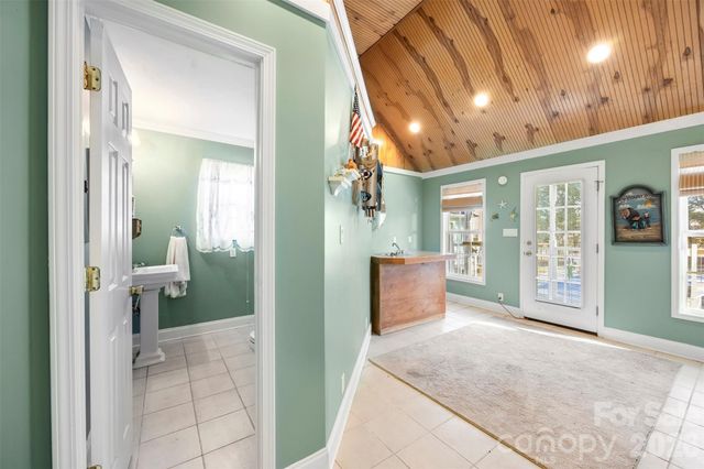 601 Elmwood Circle, Dallas, NC 28034