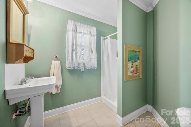 601 Elmwood Circle, Dallas, NC 28034