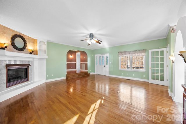 601 Elmwood Circle, Dallas, NC 28034