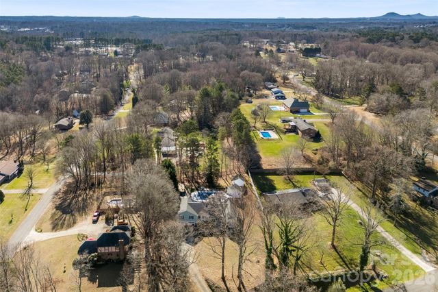 601 Elmwood Circle, Dallas, NC 28034