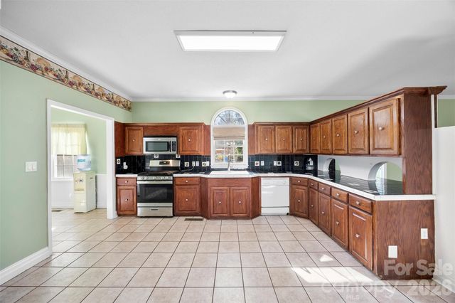 601 Elmwood Circle, Dallas, NC 28034