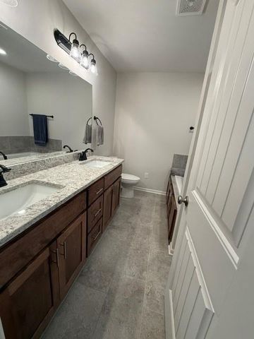 16338 Lois Lane, Basehor, KS 66007