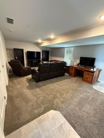 16338 Lois Lane, Basehor, KS 66007