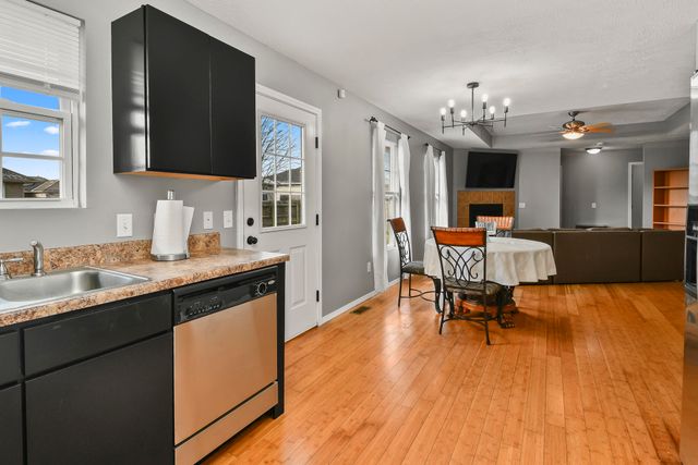 2504 W Brook Ridge Street, Springfield, MO 65803