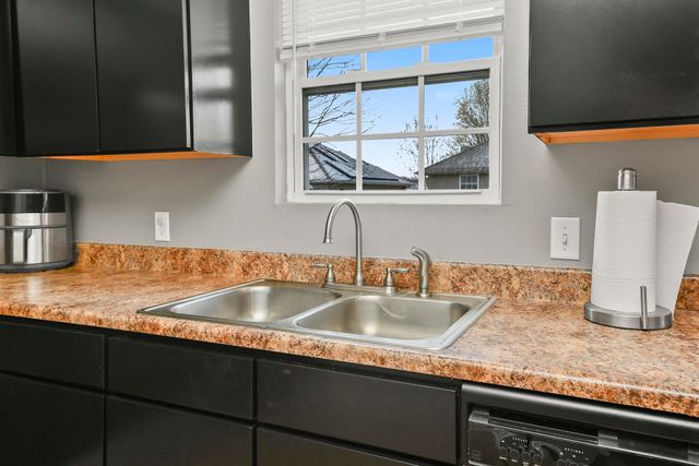 2504 W Brook Ridge Street, Springfield, MO 65803