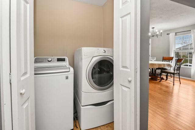 2504 W Brook Ridge Street, Springfield, MO 65803