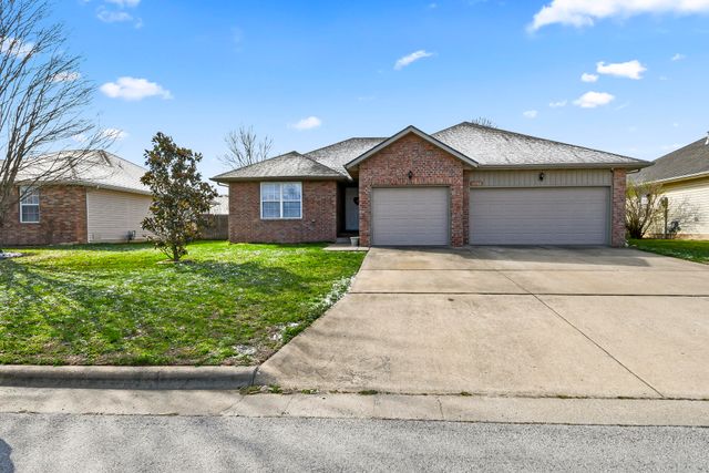 2504 W Brook Ridge Street, Springfield, MO 65803