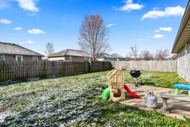 2504 W Brook Ridge Street, Springfield, MO 65803