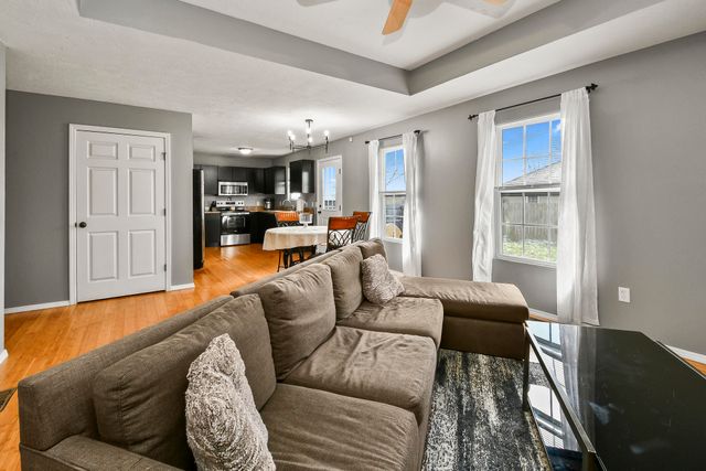 2504 W Brook Ridge Street, Springfield, MO 65803