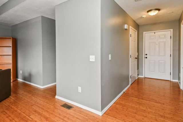 2504 W Brook Ridge Street, Springfield, MO 65803