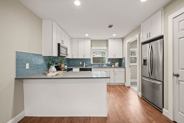 609 W Inwood Drive, Arlington, TX 76010