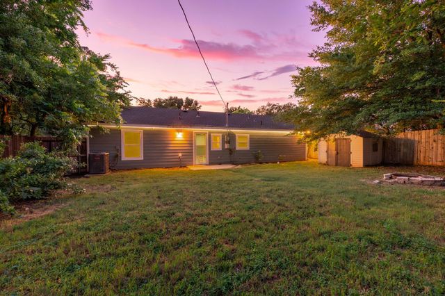 609 W Inwood Drive, Arlington, TX 76010