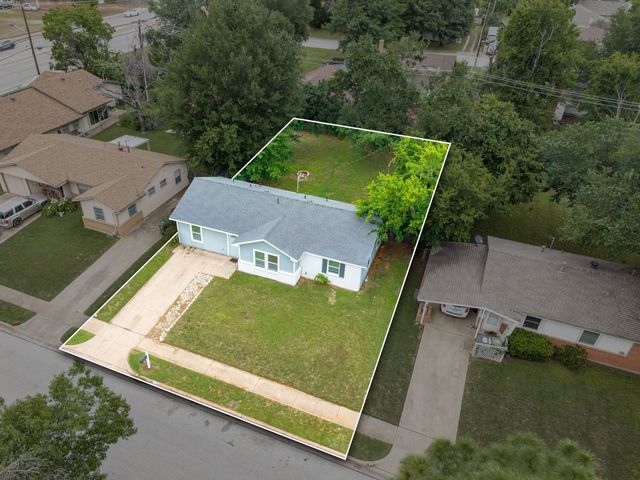 609 W Inwood Drive, Arlington, TX 76010