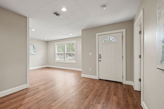 609 W Inwood Drive, Arlington, TX 76010