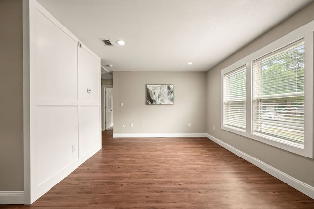 609 W Inwood Drive, Arlington, TX 76010