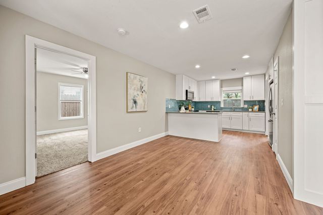 609 W Inwood Drive, Arlington, TX 76010