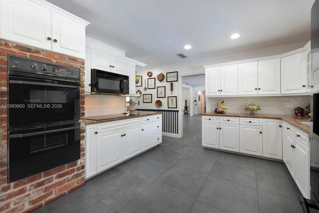 7751 Palmetto Ct, Pinecrest, FL 33156