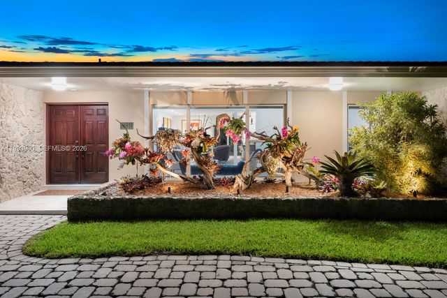 7751 Palmetto Ct, Pinecrest, FL 33156