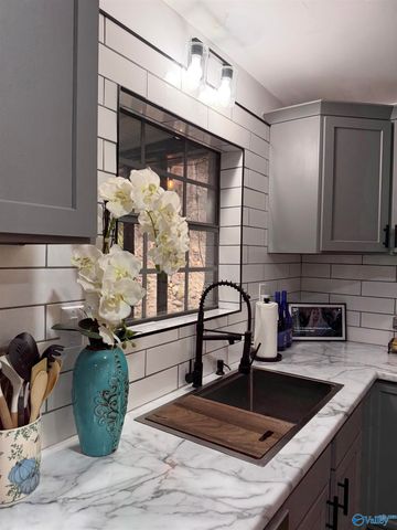 902 Highland Way, Gadsden, AL 35901