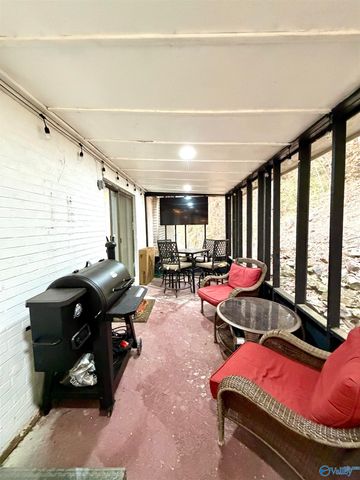 902 Highland Way, Gadsden, AL 35901