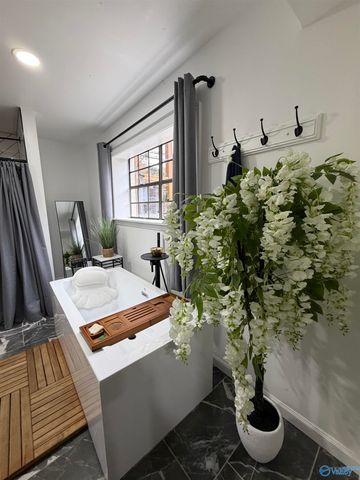 902 Highland Way, Gadsden, AL 35901