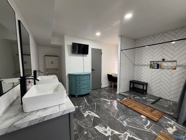 902 Highland Way, Gadsden, AL 35901