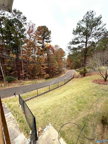 902 Highland Way, Gadsden, AL 35901