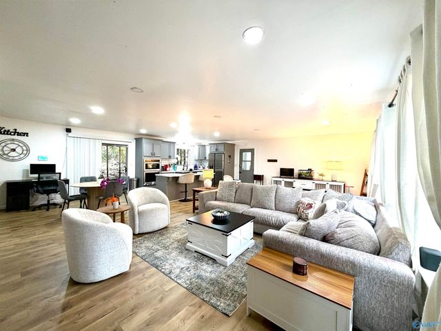 902 Highland Way, Gadsden, AL 35901