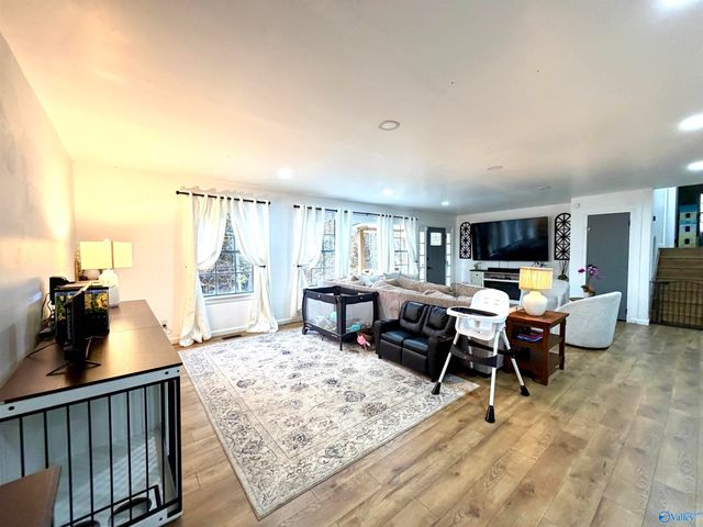 902 Highland Way, Gadsden, AL 35901