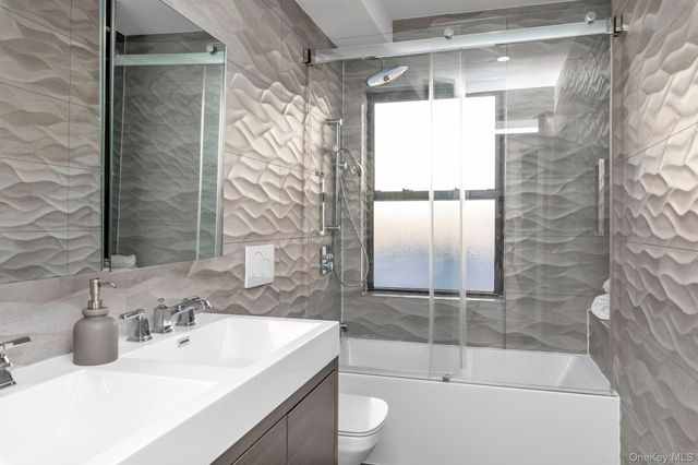 83-34 116th Street, Kew Gardens, NY 11418