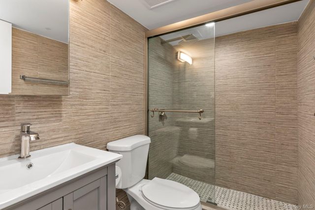 83-34 116th Street, Kew Gardens, NY 11418