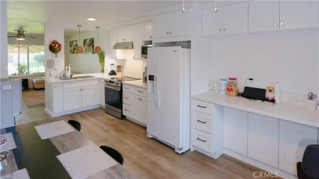 521 S Lyon 11, Santa Ana, CA 92701