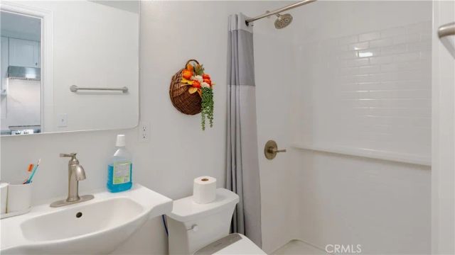 521 S Lyon 11, Santa Ana, CA 92701