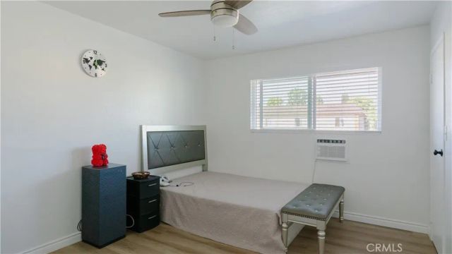 521 S Lyon 11, Santa Ana, CA 92701