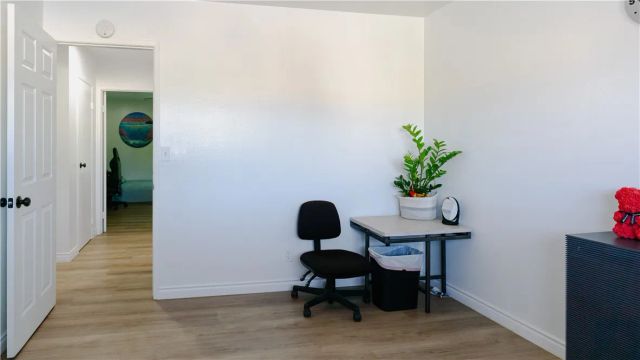 521 S Lyon 11, Santa Ana, CA 92701