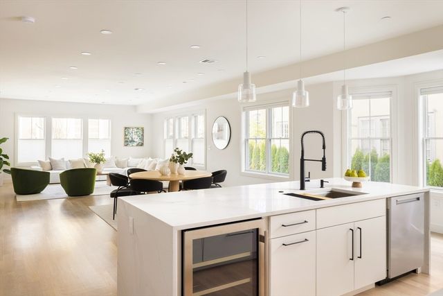 63-65 Green Street 1, Brookline, MA 02446