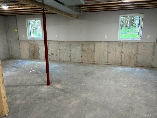 1007 Colby Hill Road, Bessemer, MI 49911