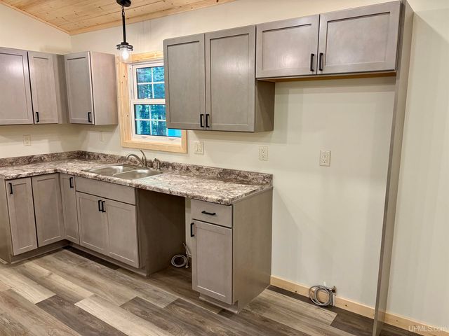 1007 Colby Hill Road, Bessemer, MI 49911