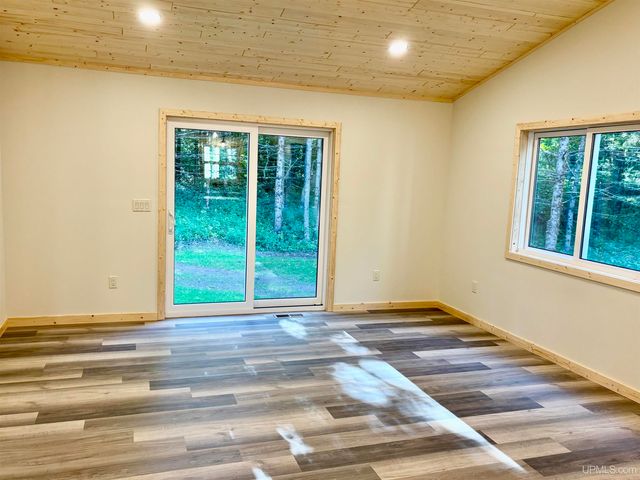 1007 Colby Hill Road, Bessemer, MI 49911