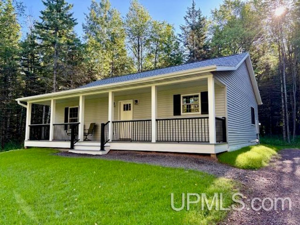 1007 Colby Hill Road, Bessemer, MI 49911