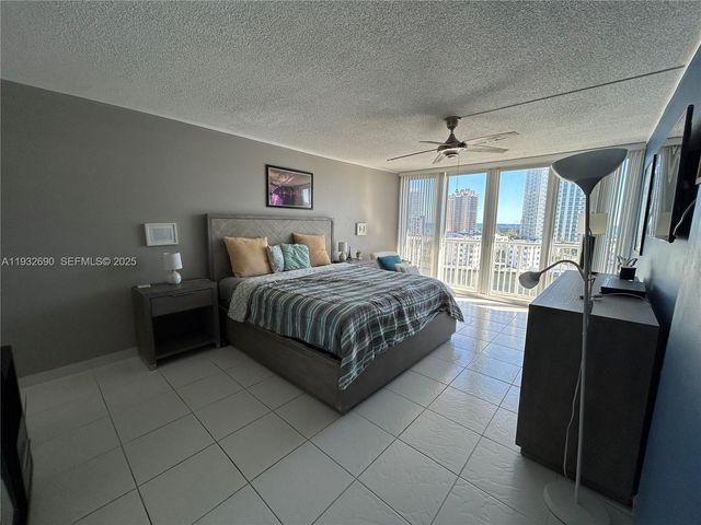121 Golden Isles Dr 703, Hallandale Beach, FL 33009