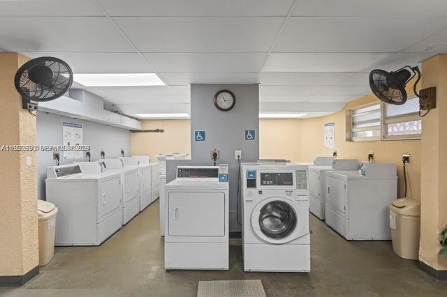 121 Golden Isles Dr 703, Hallandale Beach, FL 33009