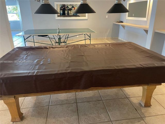 121 Golden Isles Dr 703, Hallandale Beach, FL 33009