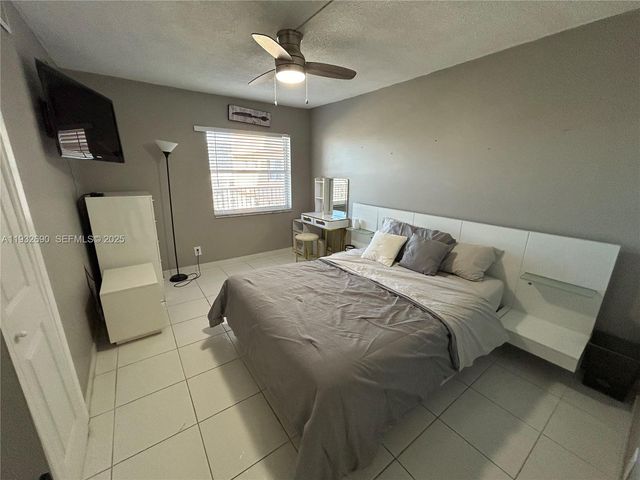 121 Golden Isles Dr 703, Hallandale Beach, FL 33009