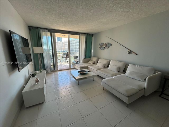 121 Golden Isles Dr 703, Hallandale Beach, FL 33009