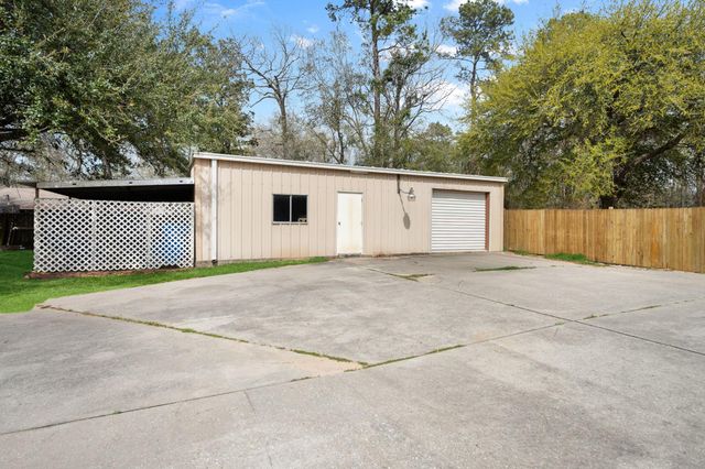 23243 Laura Lane, New Caney, TX 77357